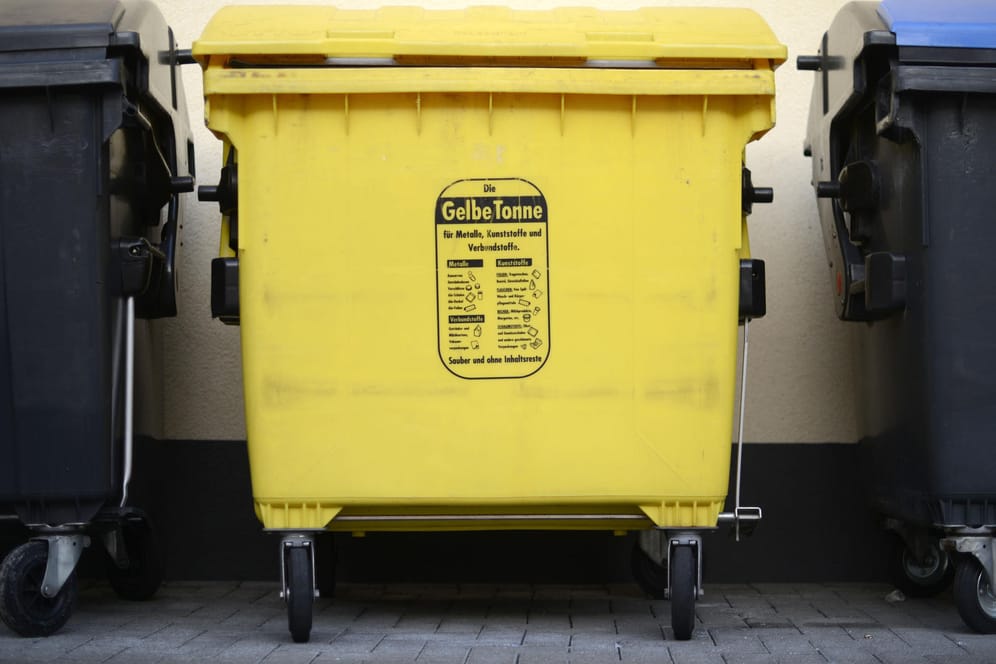 Gelbe und graue Tonnen: Die Europäische Union will die Vorgaben für Recycling und Mülltrennung bis 2035 deutlich verschärfen.