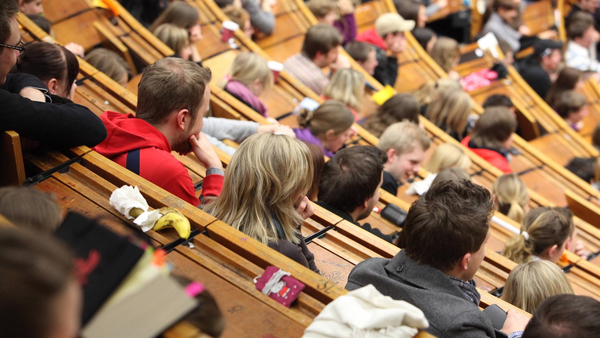 Im Fach Medizin gibt es deutlich mehr Bewerber als Studienplätze.