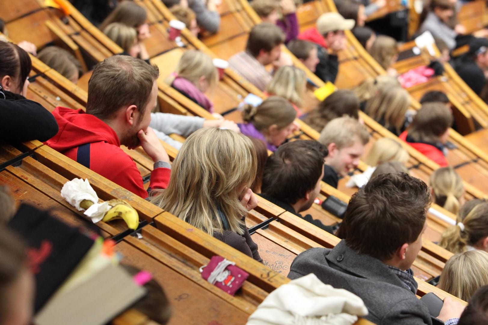 Im Fach Medizin gibt es deutlich mehr Bewerber als Studienplätze.