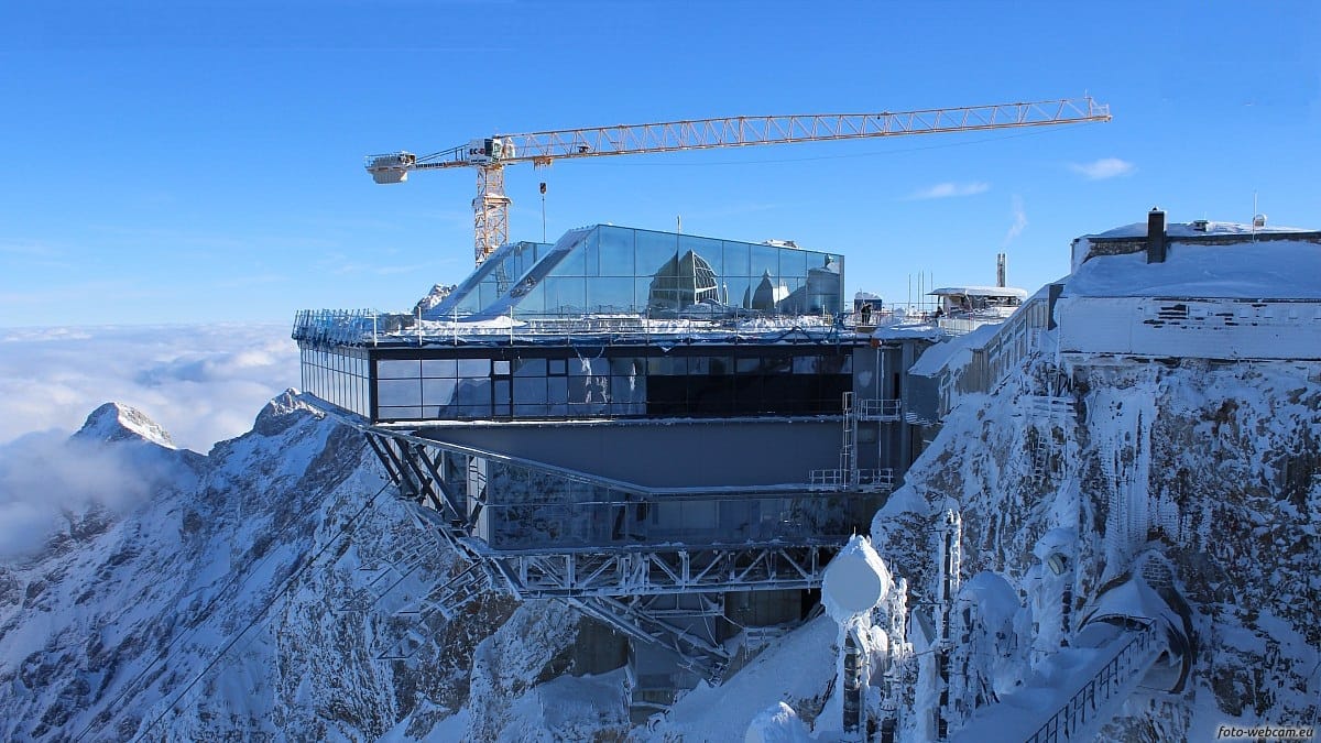 Fast fertig: Die Bergstation der neuen Superbahn auf der Zugspitze.