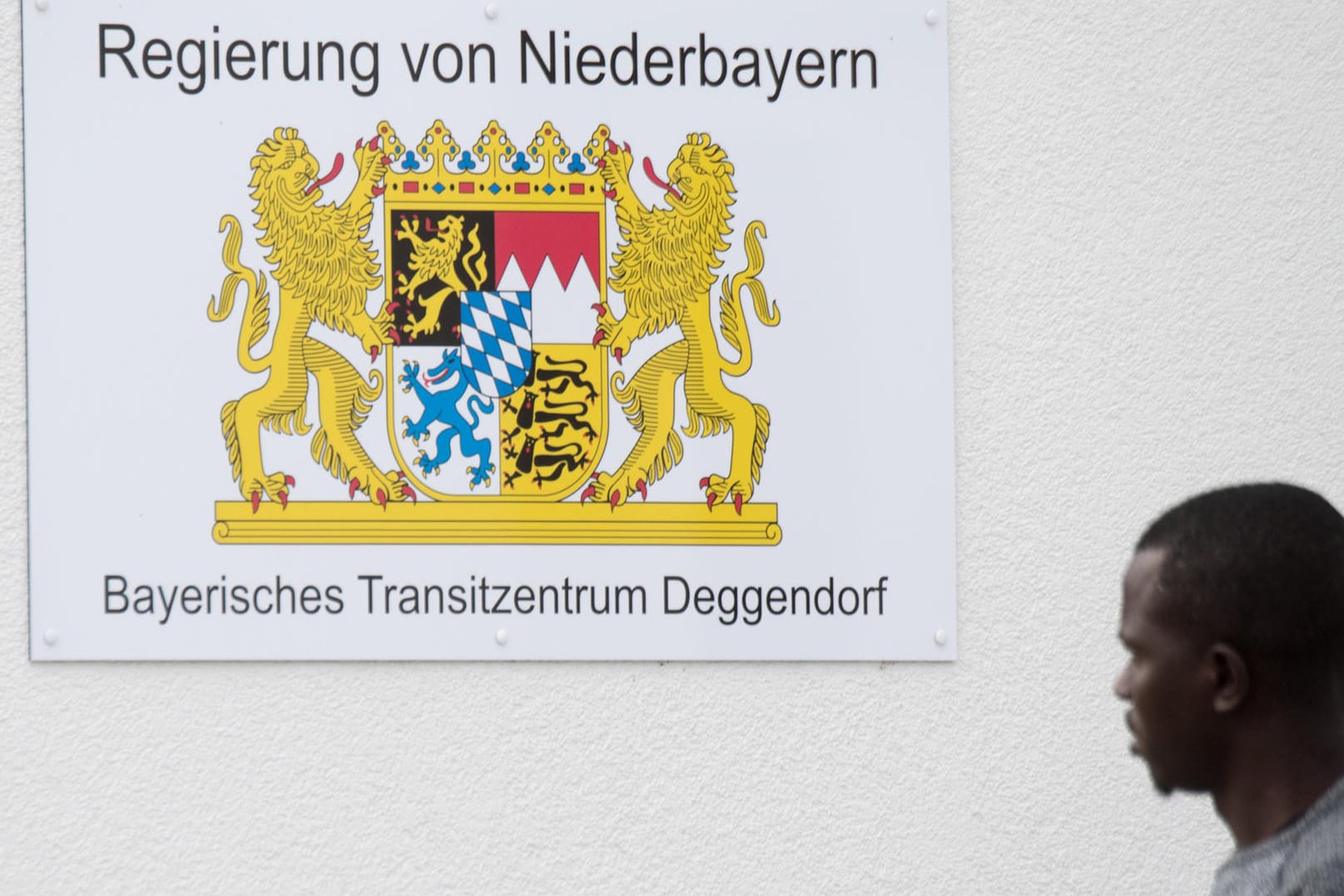 Flüchtlinge, die im niederbayerischen Deggendorf untergebracht sind, wollen ihre Perspektivlosigkeit nicht akzeptieren. (Quelle: picture alliance/ dp