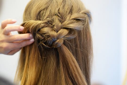 Besonders ausgeprägt sind die Preisunterschiede für Frauen und Männer bei Friseuren.