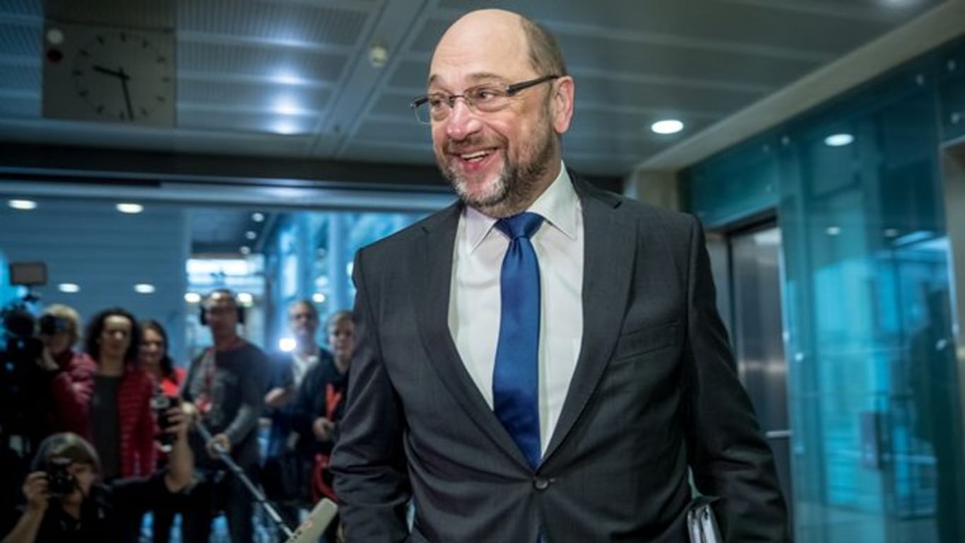 SPD-Chef Martin Schulz beriet zusammen mit den Spitzen von CDU und CSU über die Bedingungen einer Sondierung.