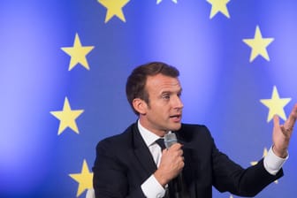 Emmanuel Macron: Die Vorschläge des französischen Präsidenten zur Lösung der wirtschaftlichen Krise der EU findet t-online.de-Autor Daniel Stelter kritisch.