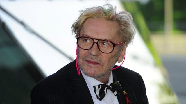 Großes Theater mit Helmut Berger: "Liberté" an der Volksbühne.
