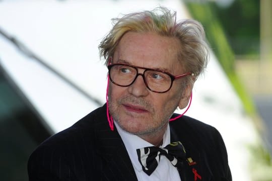Großes Theater mit Helmut Berger: "Liberté" an der Volksbühne.