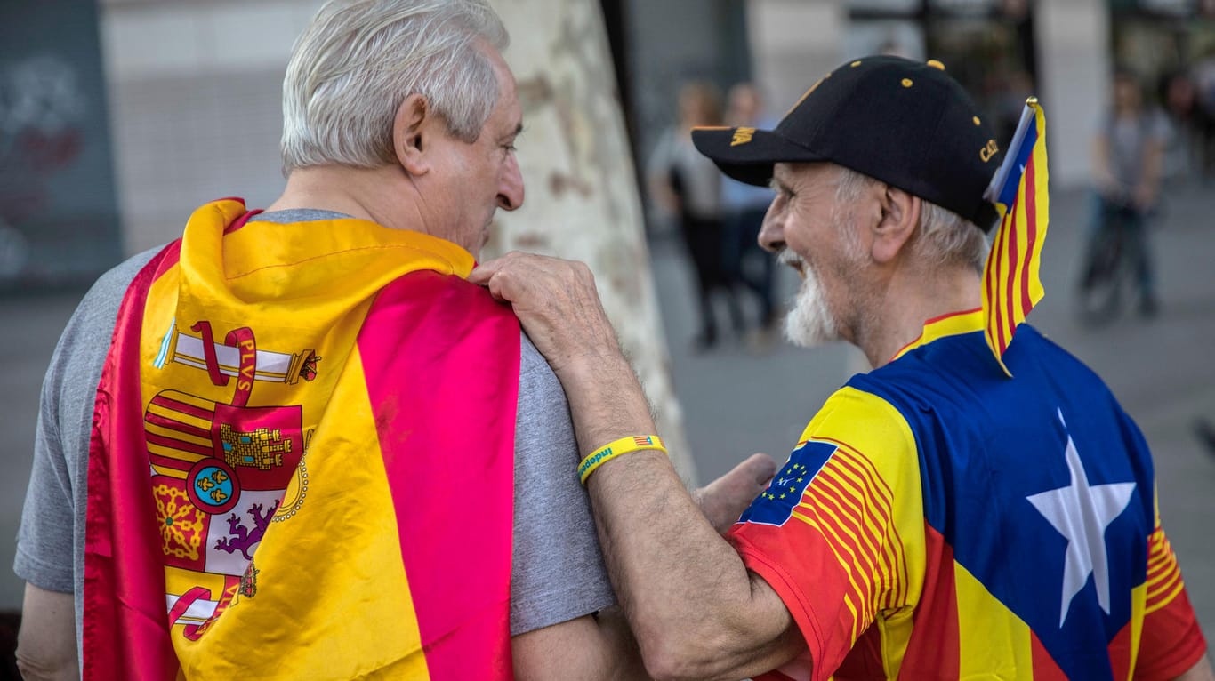 Gegner und Befürworter der Unabhängigkeit: Die Abstimmung am Donnerstag gilt als Schicksalswahl für Katalonien.