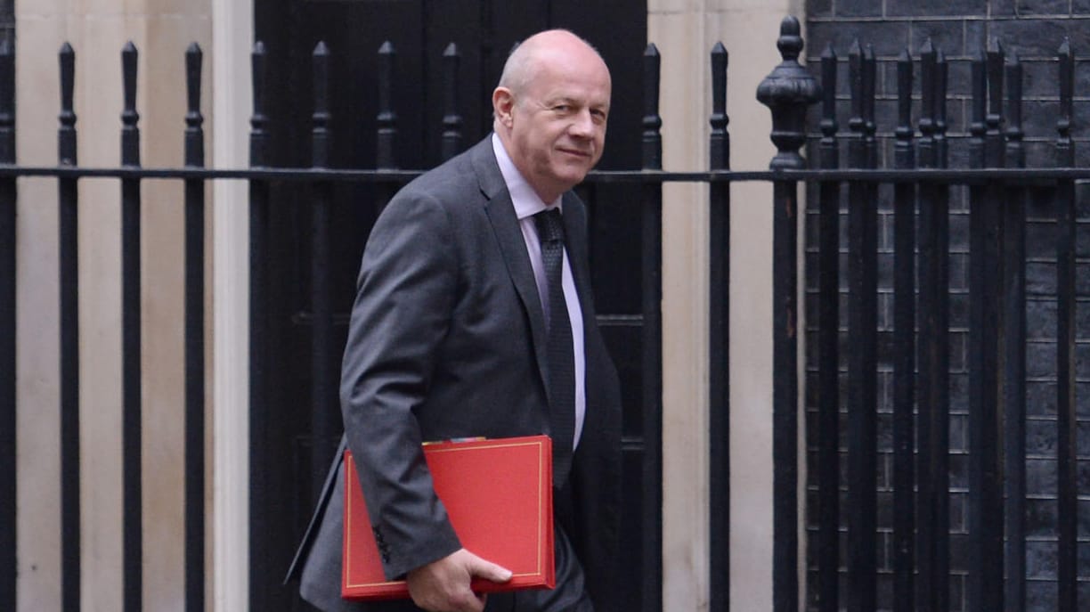 Damian Green: Der britische Vize-Premier muss nach einem Skandal um Pornobilder und Belästigungsvorwürfe seinen Hut nehmen. Damian Green: Der britische Vize-Premier muss nach einem Skandal um Pornobilder und Belästigungsvorwürfe seinen Hut nehmen.