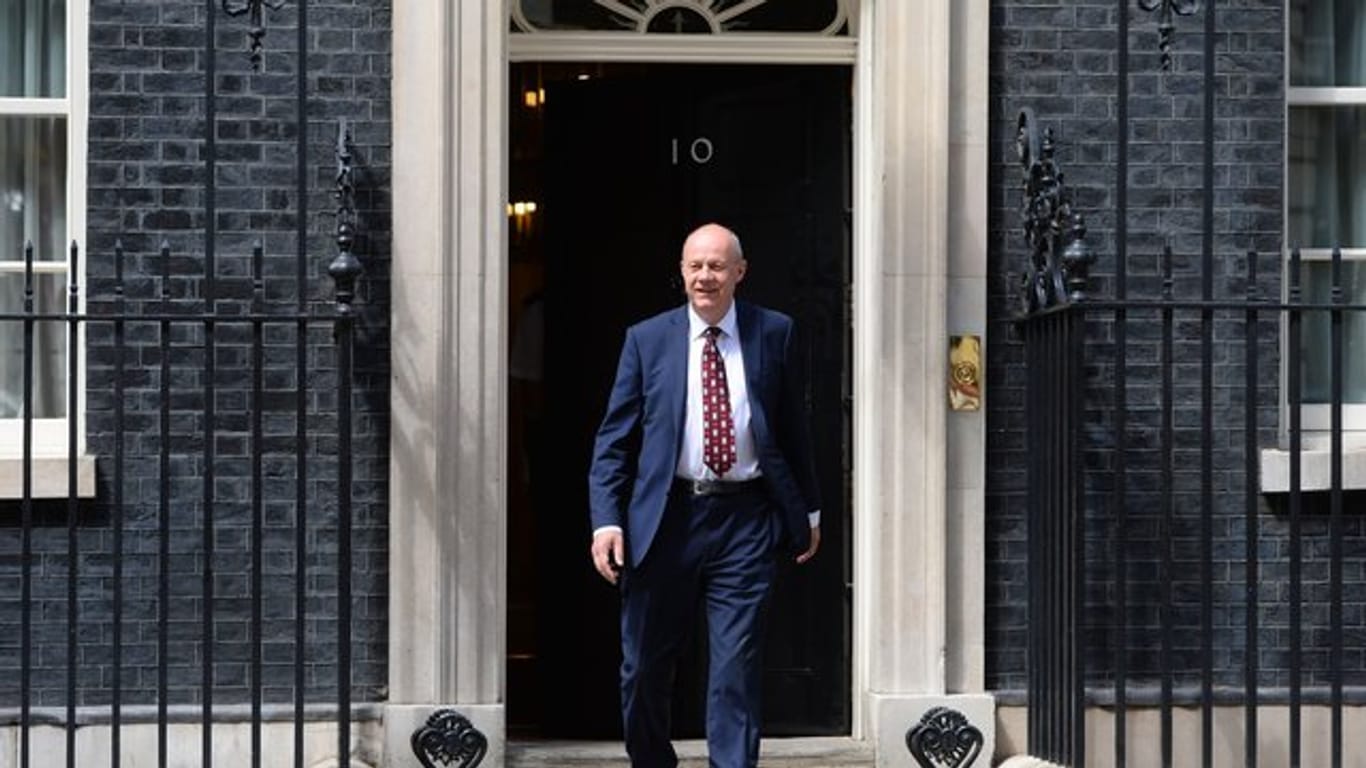 Der britische Arbeitsminister Damian Green verlässt in London Downing Street 10.