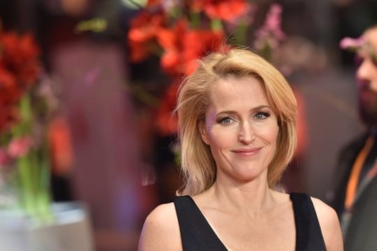 Gillian Anderson bekommt Stern Nummer 2625.