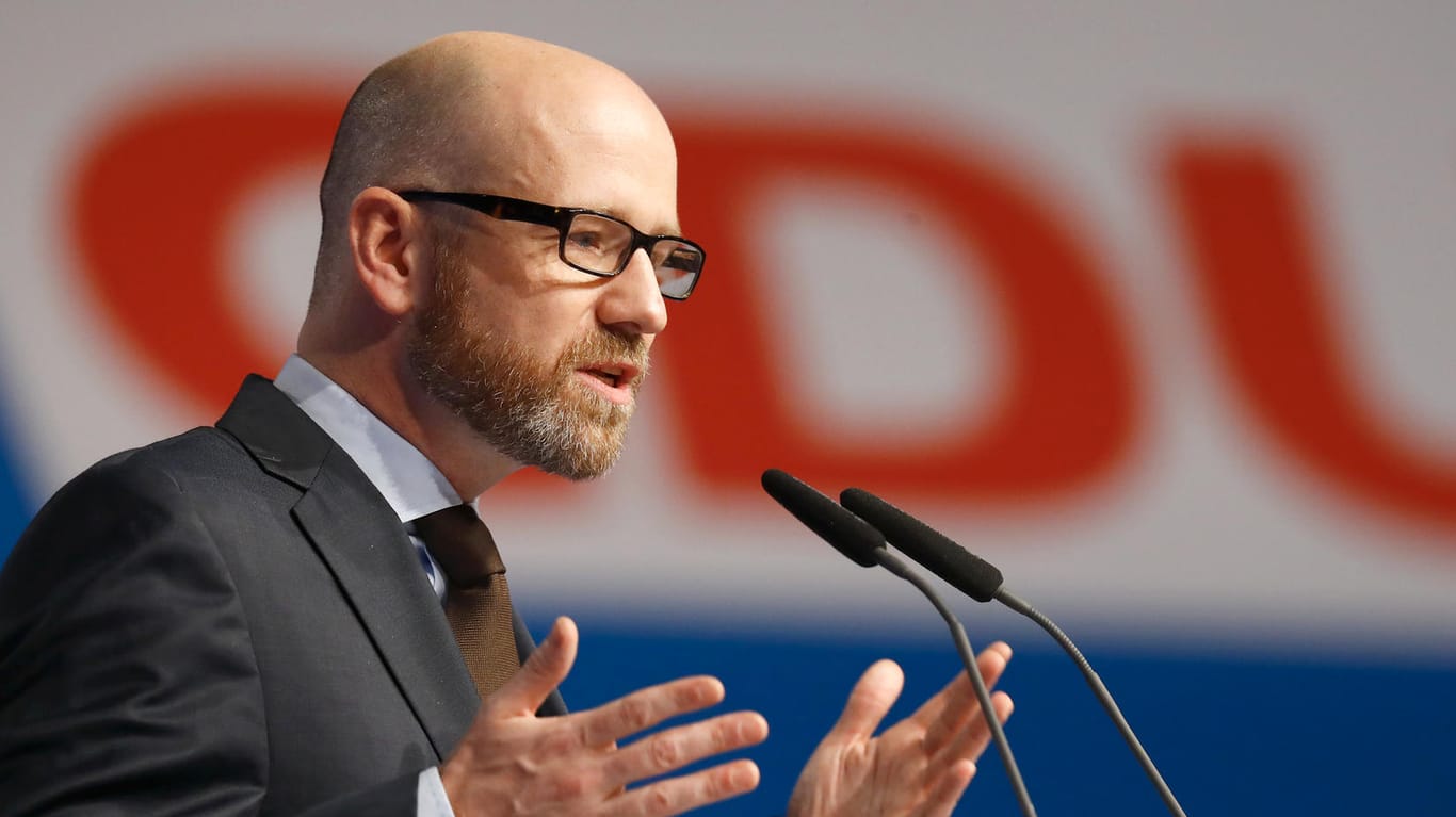 CDU-Generalsekretär Peter Tauber: Er muss seine politischen Aktivitäten wegen einer Darmerkrankung vorerst ruhen lassen.