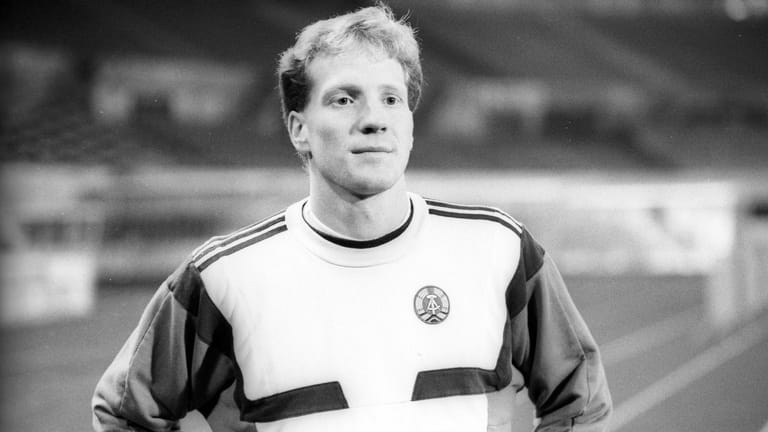 Matthias Sammer: 23 Länderspiele absolvierte er im Trikot der DDR (hier 1989), 51 später für das wiedervereinte Deutschland.