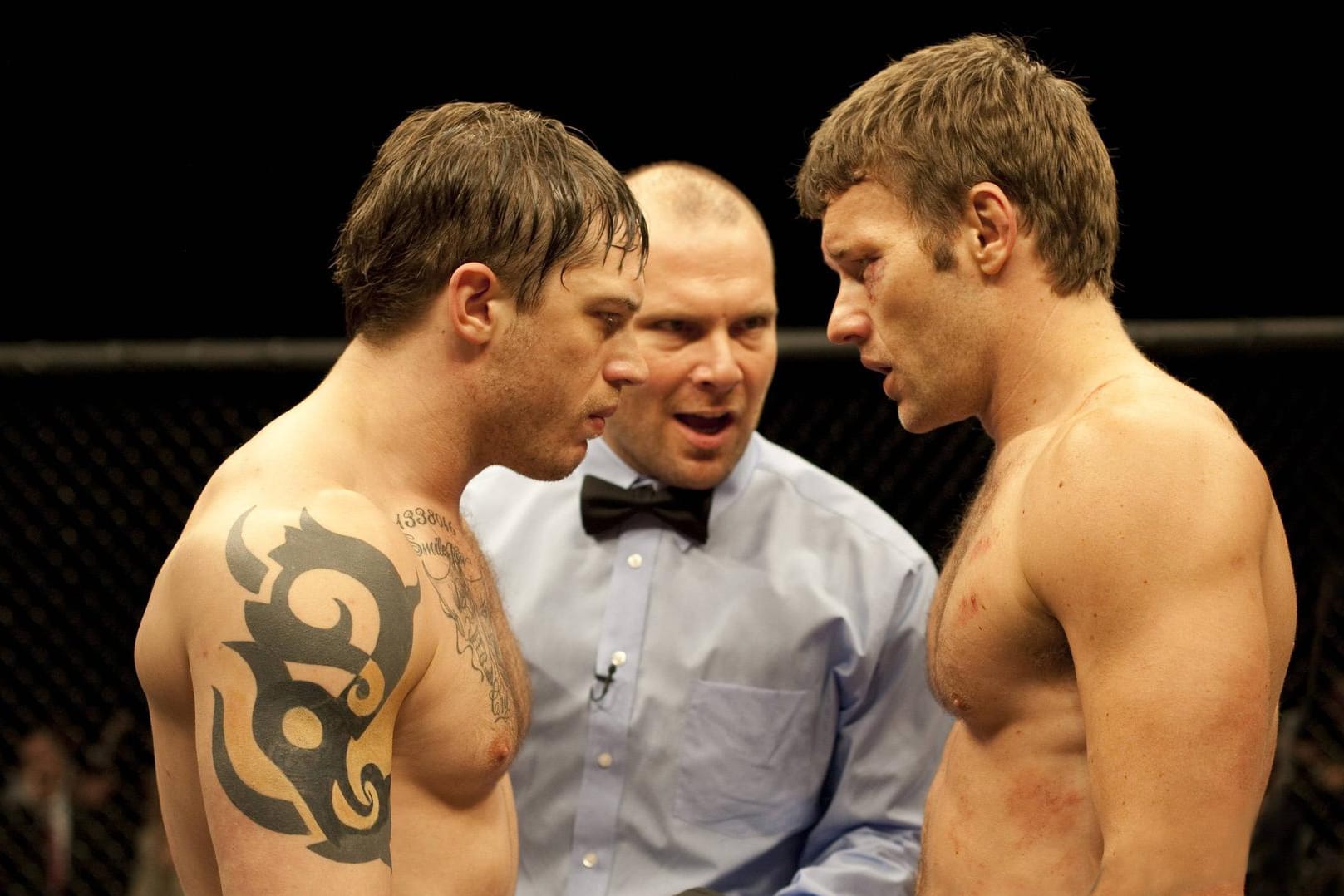 Die Brüder Tommy (Tom Hardy) und Brendan Conlon (Joel Edgerton) kämpfen bis aufs Blut. Sportdrama "Warrior"- ganz großes Kino.