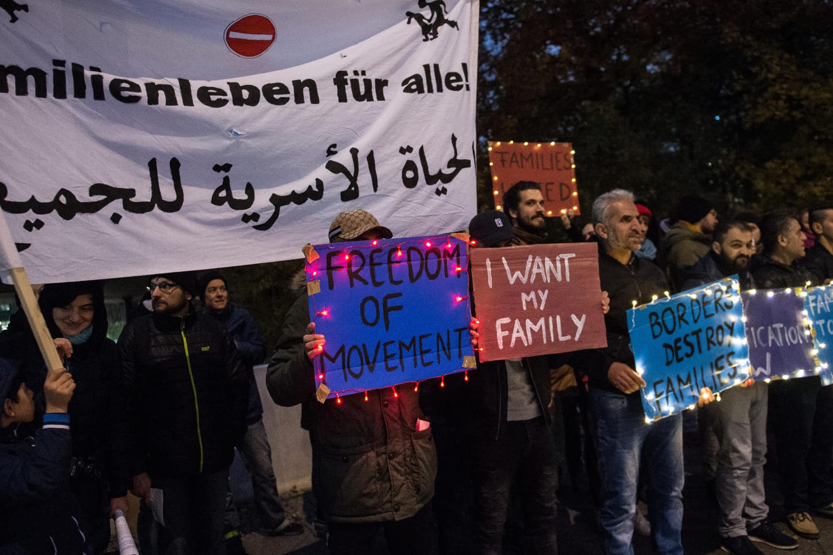 Demonstration im November vor dem Innenministerium in Berlin: Der Familiennachzug von Flüchtlingen ist politisch umstritten.