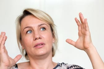 Die Opernsängerin Ana Durlovski beklagt offene Repressionen gegen Andersdenkende in Mazedonien.