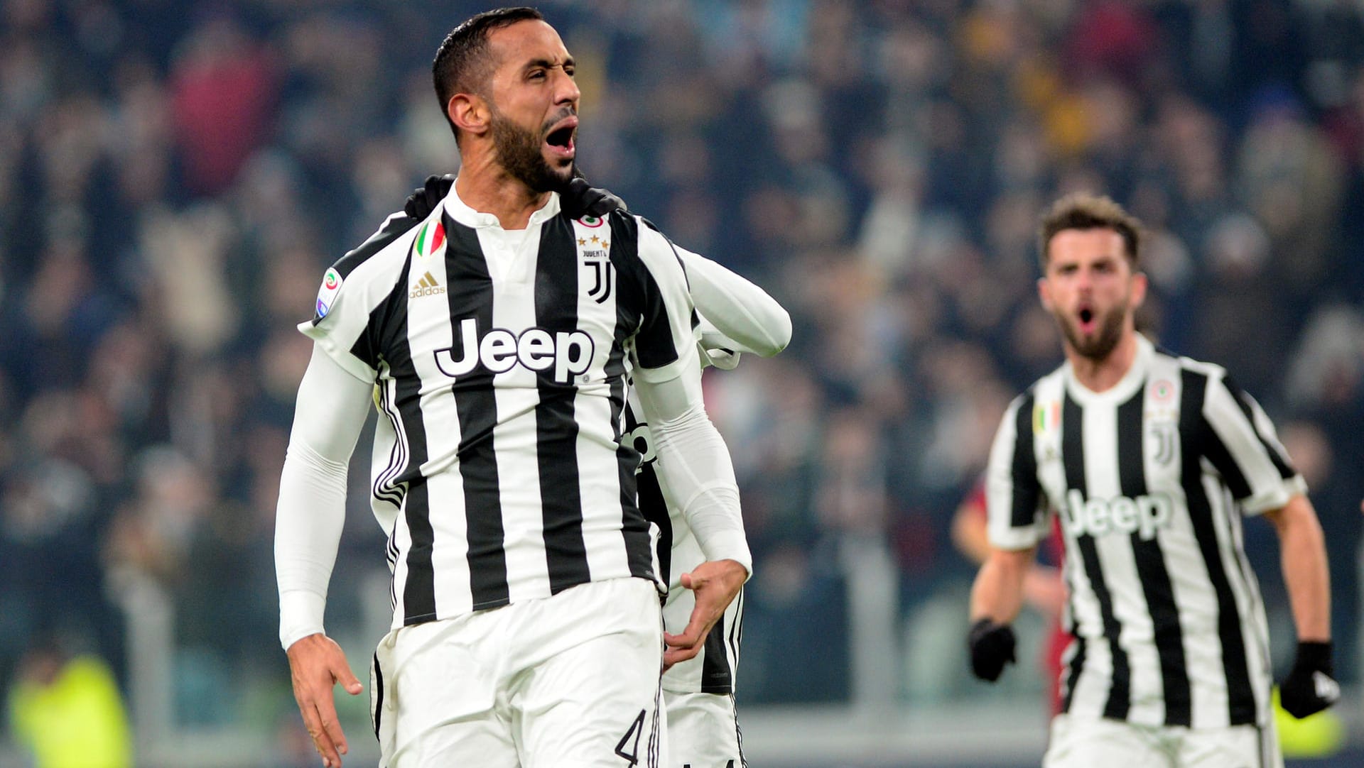 Medhi Benatia beim Torjubel: Der Ex-Bayern-Star traf zum Sieg gegen die AS Roma.