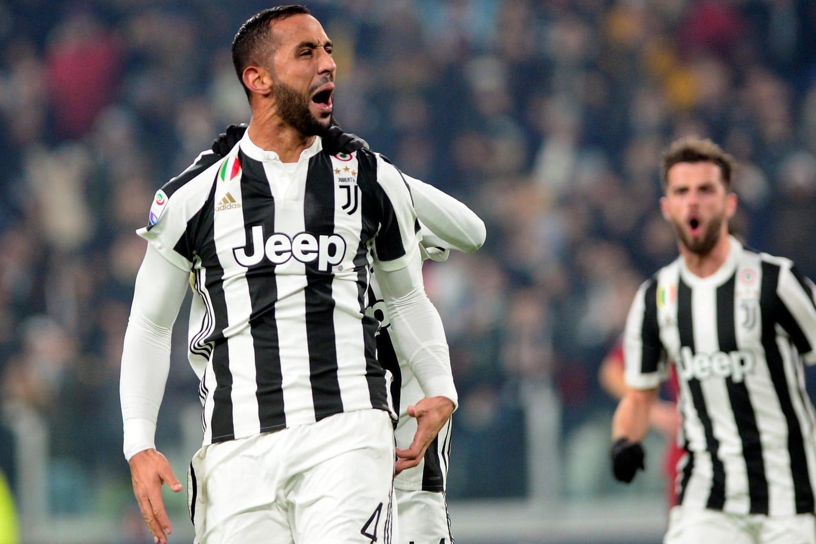 Medhi Benatia beim Torjubel: Der Ex-Bayern-Star traf zum Sieg gegen die AS Roma.