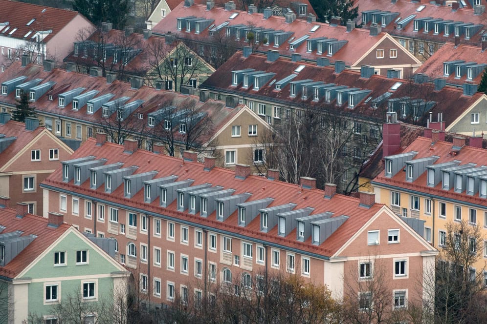Zahlreiche Wohnhäuser sind in München (Bayern) im Stadtteil Schwabing-Freimann zu sehen: In Großstädten können die Mieten im Jahr 2018 um mehr als zehn Prozent steigen.