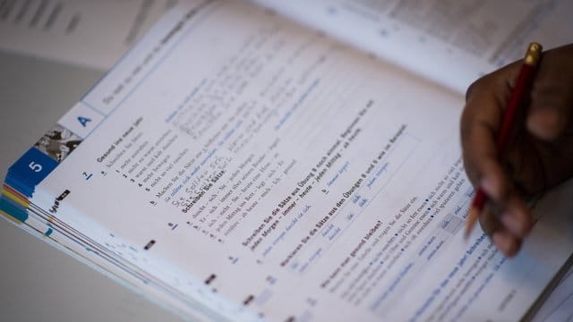 Die Wartezeit für Integrationskurse ist auf mehr als drei Monate gestiegen. Die Wartezeit für Integrationskurse ist auf mehr als drei Monate gestiegen.