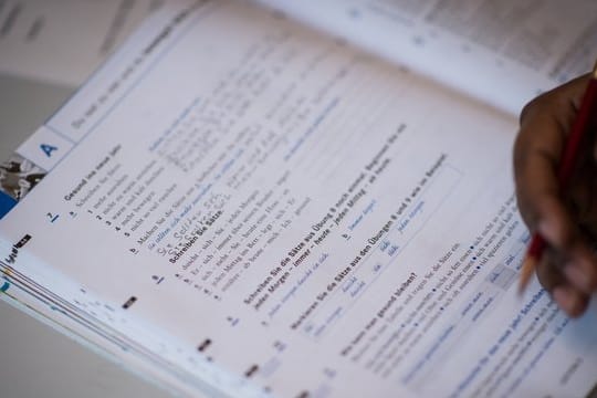 Die Wartezeit für Integrationskurse ist auf mehr als drei Monate gestiegen.