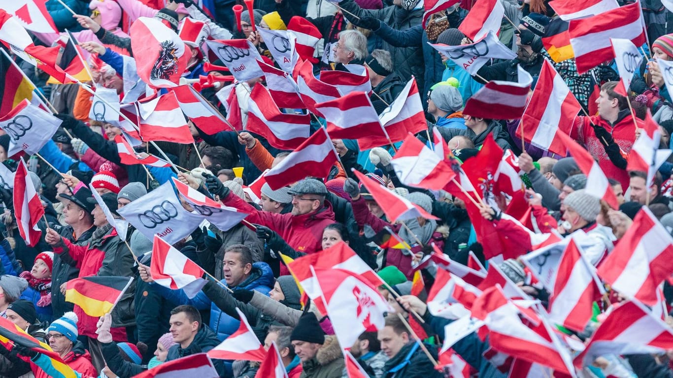 Das Springen an der Bergisel-Schanze in Innsbruck versetzt die österreichischen Fans in Begeisterung, wie hier im Jahr 2016.