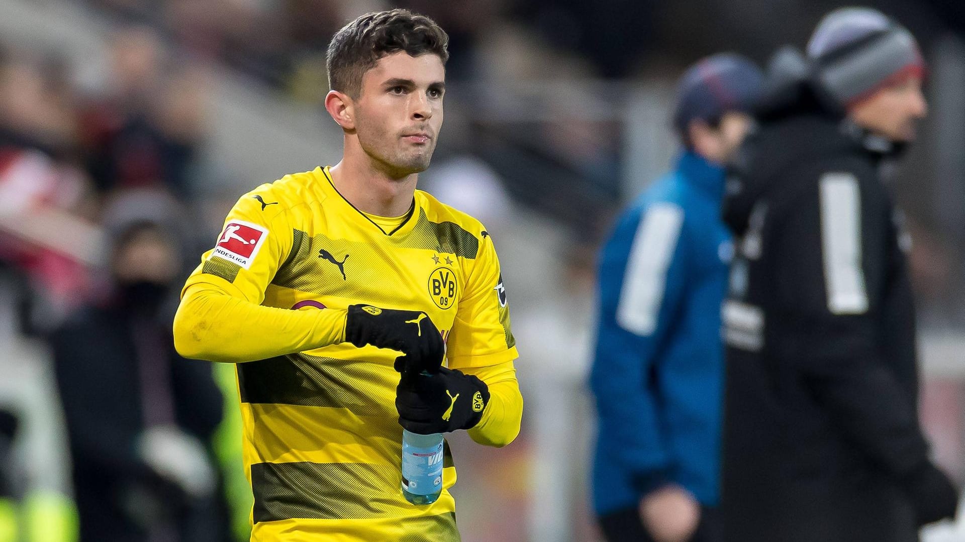 Dortmunds Christian Pulisic: Er wollte Weihnachten unbedingt mit seinem Hund verbringen. Dortmunds Christian Pulisic: Er wollte Weihnachten unbedingt mit seinem Hund verbringen.