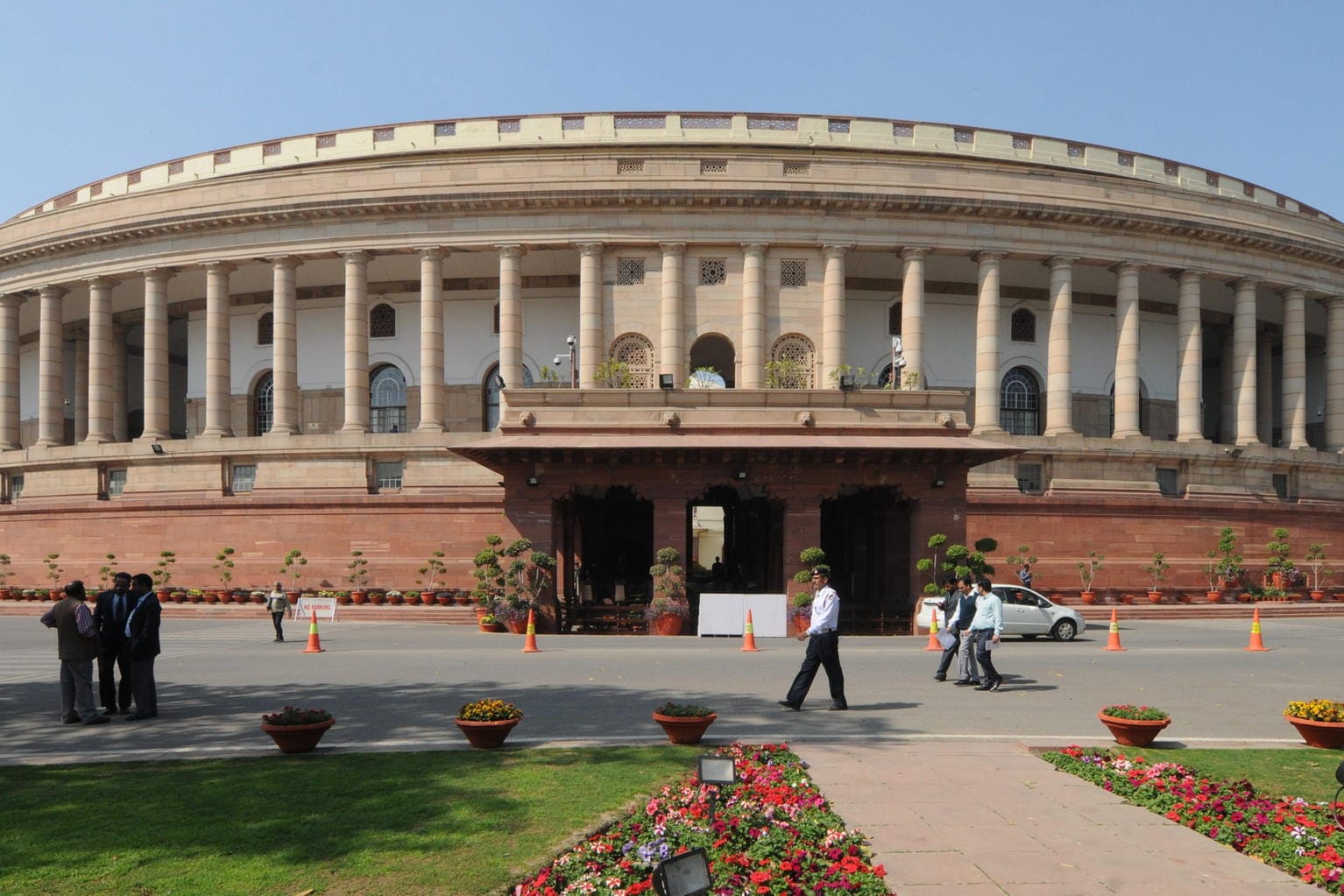 Asiatische Länder werden laut Expertenmeinung das weltweite Wirtschaftswachstum im Jahr 2018 anführen. (Parlamentsgebäude in Neu Delhi) Asiatische Länder werden laut Expertenmeinung das weltweite Wirtschaftswachstum im Jahr 2018 anführen. (Parlamentsgebäude in Neu Delhi)