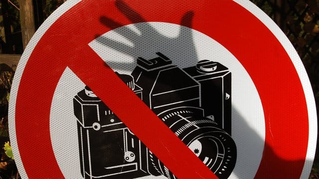 Die Sicherheit von Reportern ist nach Einschätzung der OSZE so stark bedroht wie schon lange nicht mehr. Die Sicherheit von Reportern ist nach Einschätzung der OSZE so stark bedroht wie schon lange nicht mehr.