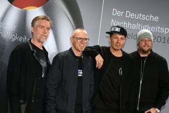 Die Fantastischen Vier stimmen mit "Endzeitstimmung" auf das neue Album "Captain Fantastic" ein.