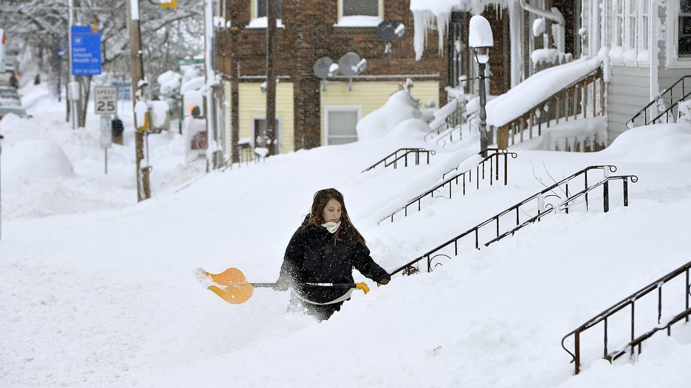 Innerhalb von zwei Tagen kam es in der US-Stadt Erie zu anderthalb Meter hohen Schneemassen.