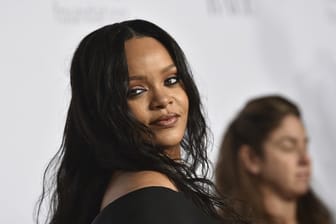 Rihanna beklagt den Tod ihres Cousins.