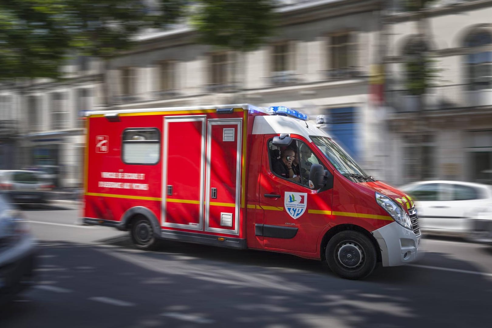 Aus Wut hat ein 15-Jähriger mit dem Messer auf seine Schwester eingestochen und sie tödlich verletzt.