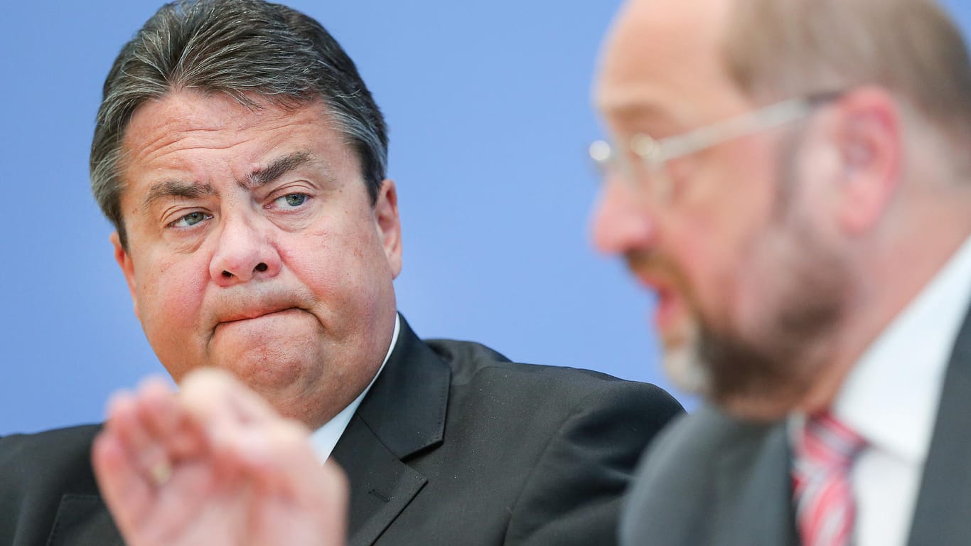Freund oder Feind? Niemand kann aktuell sagen, ob Sigmar Gabriel und Martin Schulz sich mittlerweile als Konkurrenten sehen.
