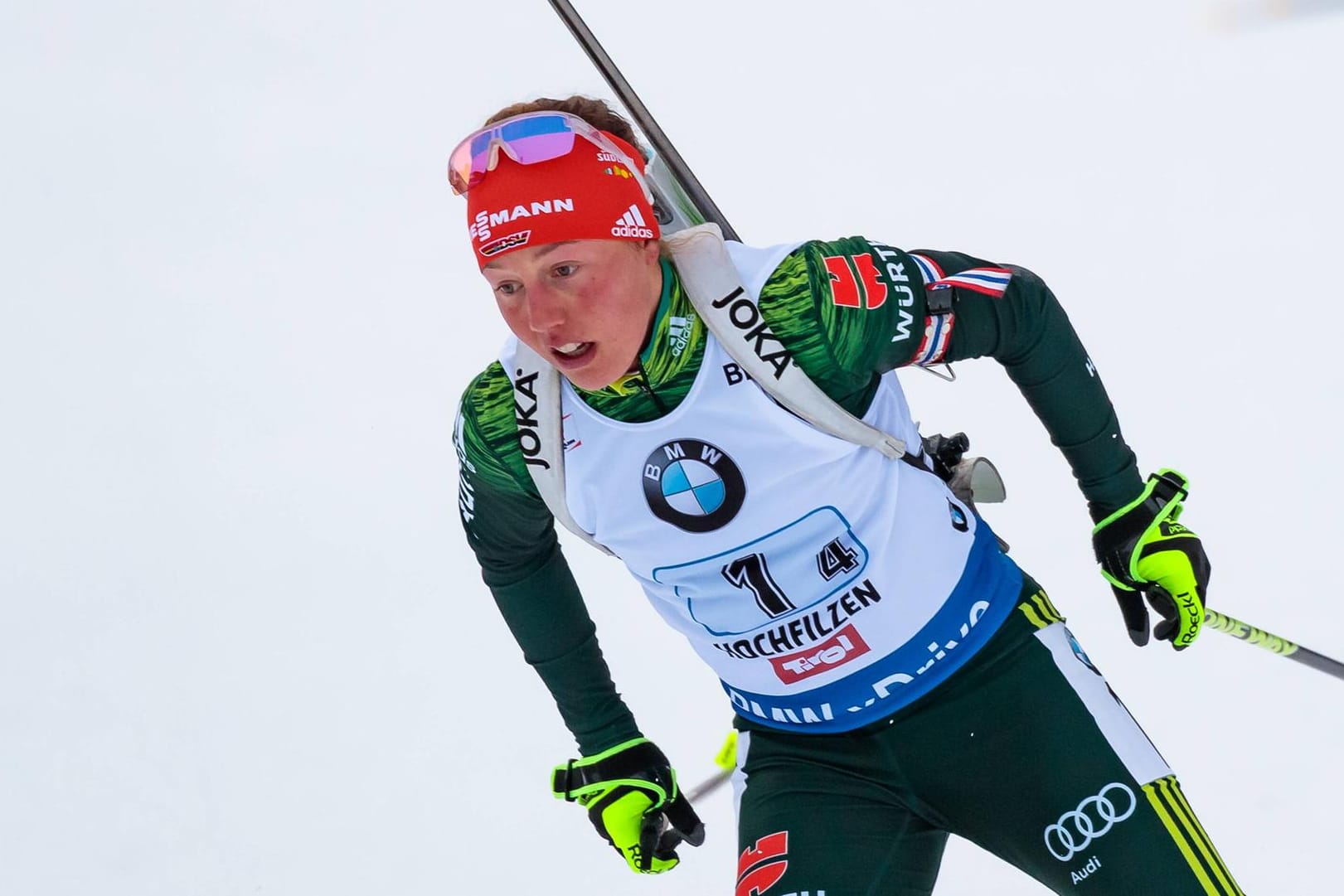 Laura Dahlmeier, hier beim Weltcup in Hochfilzen: Sie muss beim Schalke-Biathlon passen.