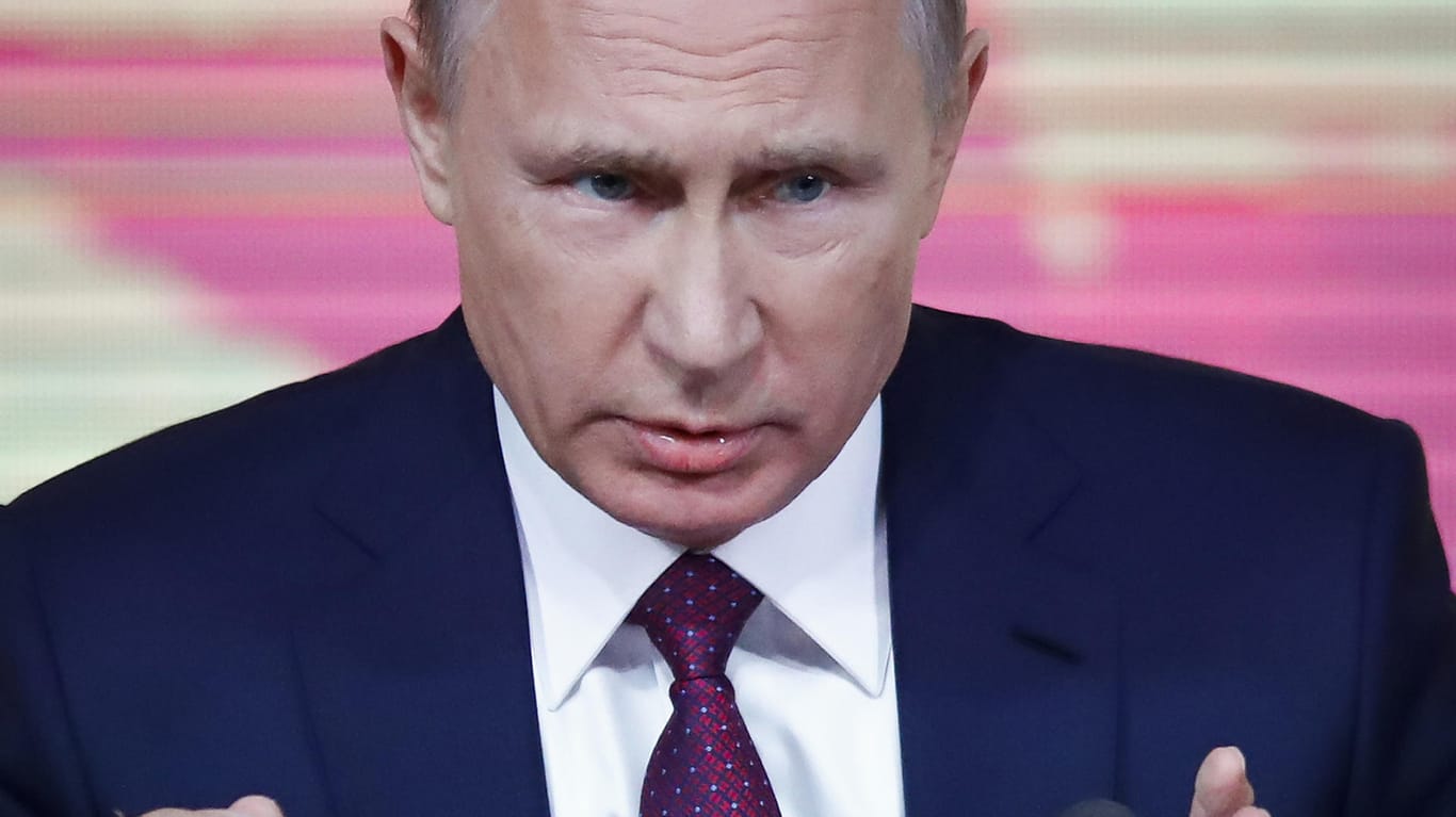 Russlands Präsident Wladimir Putin bezeichnet die Bombenexplosion in einem Supermarkt in St. Petersburg als Terroranschlag