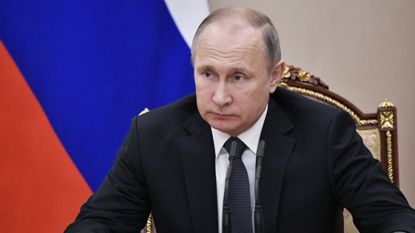 "Das war gestern ein terroristischer Akt", sagte Putin zu der Bombenexplosion in einem St.