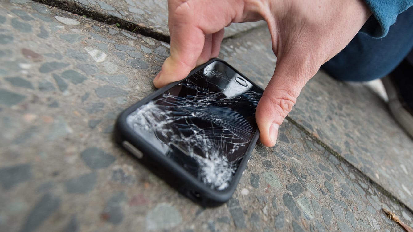 Zersprungene Smartphone-Gläser könnten in einigen Jahren der Vergangenheit angehören. Zersprungene Smartphone-Gläser könnten in einigen Jahren der Vergangenheit angehören.