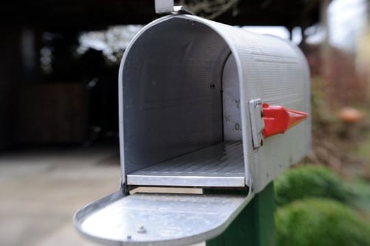 Geöffneter Briefkasten