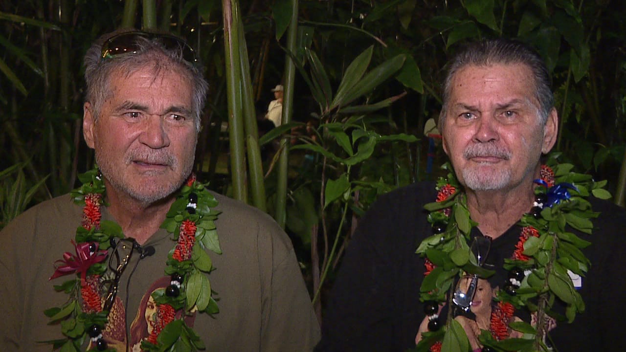 Alan Robinson und Walter Macfarlane: Die beiden Männer kennen sich seit 60 Jahren und wuchsen als beste Freunde in Hawaii auf. Kürzlich erfuhren sie, dass sie Brüder sind. Alan Robinson und Walter Macfarlane: Die beiden Männer kennen sich seit 60 Jahren und wuchsen als beste Freunde in Hawaii auf. Kürzlich erfuhren sie, dass sie Brüder sind.