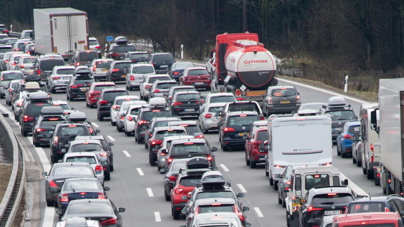 Autofahrer müssen zum Jahreswechsel viel Geduld einplanen