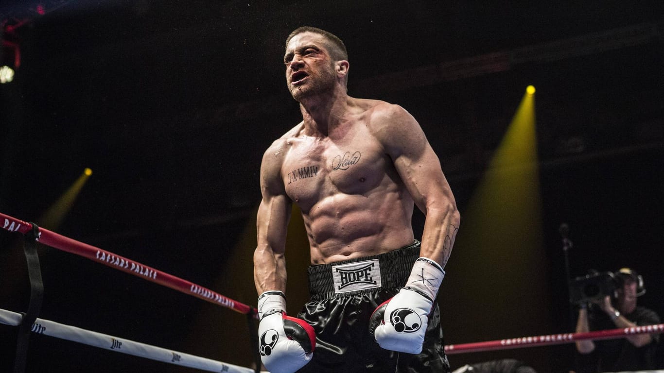 Billy Hope (Jake Gyllenhaal) muss im Boxerdrama "Southpaw" auf die harte Art lernen, was es heißt, aus dem Olymp zu stürzen.