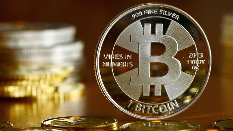 Der Kurs des Bitcoin könnte Experten zufolge weiter massiv steigen.