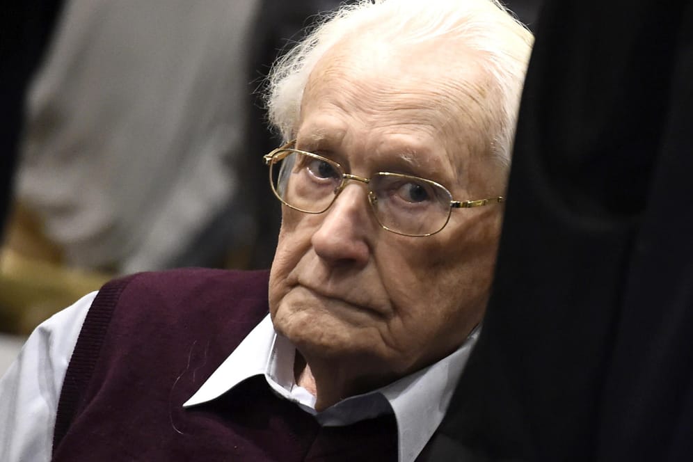 Der Buchhalter von Auschwitz: Oskar Gröning wurde wegen Beihilfe zum Mord in 300.000 Fällen zu vier Jahren Haft verurteilt.