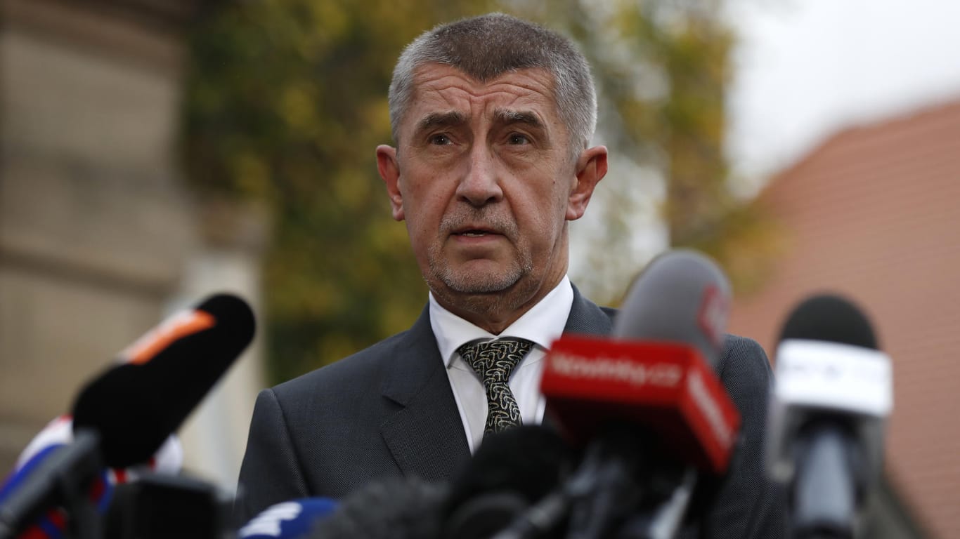 Zusätzlich zu dem Betrugsverdacht muss sich Andrej Babis Anfang Januar einer Vertrauensabstimmung im tschechischen Parlament stellen.