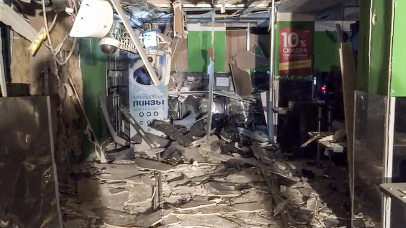 Bei dem Anschlag in St. Petersburg ist ein Supermarkt vollkommen verwüstet worden.