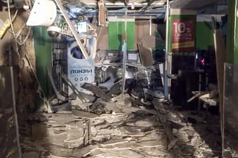 Bei dem Anschlag in St. Petersburg ist ein Supermarkt vollkommen verwüstet worden.