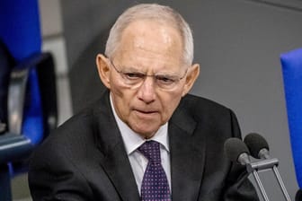 Bundestagspräsident Wolfgang Schäuble sagte, jede Partei müsse sich darum bemühen, "einen zustimmungsfähigen Vorschlag" für den Vizepräsidenten des Parlaments zu machen.
