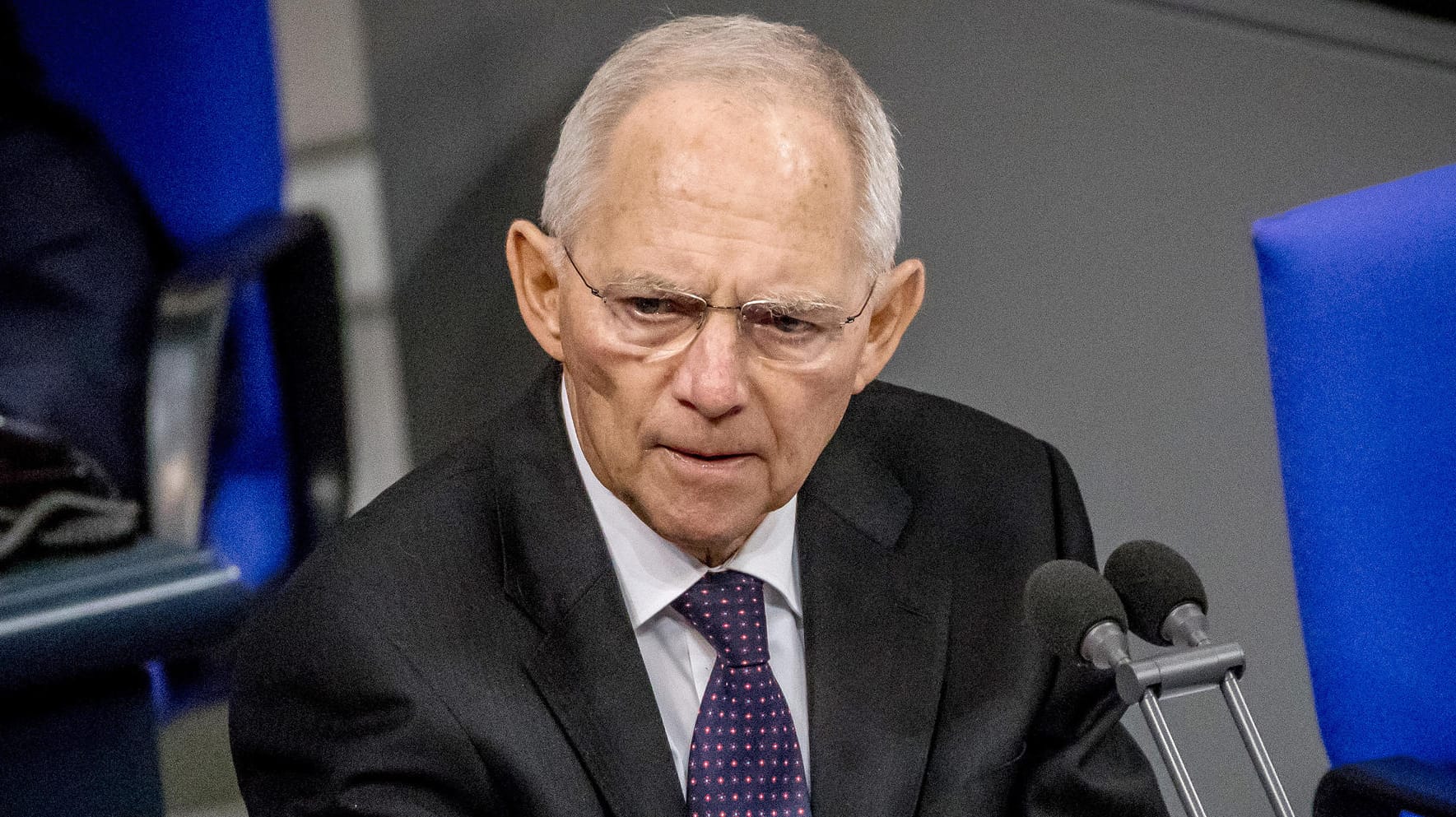 Bundestagspräsident Wolfgang Schäuble sagte, jede Partei müsse sich darum bemühen, "einen zustimmungsfähigen Vorschlag" für den Vizepräsidenten des Parlaments zu machen. Bundestagspräsident Wolfgang Schäuble sagte, jede Partei müsse sich darum bemühen, "einen zustimmungsfähigen Vorschlag" für den Vizepräsidenten des Parlaments zu machen.