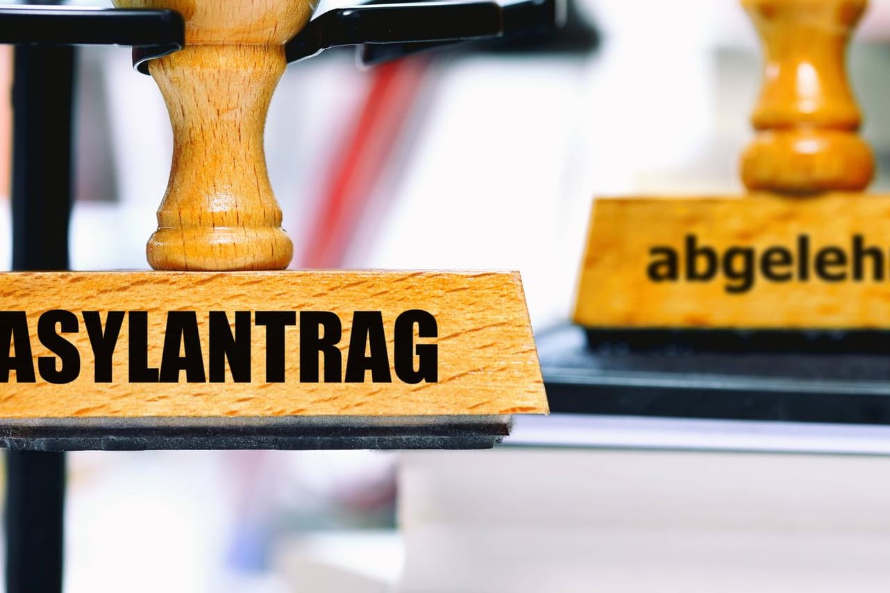 Immer mehr abgelehnte Asylbewerber klagen: Die Zahl der Asylklagen hat sich auf 200.000 verdoppelt.