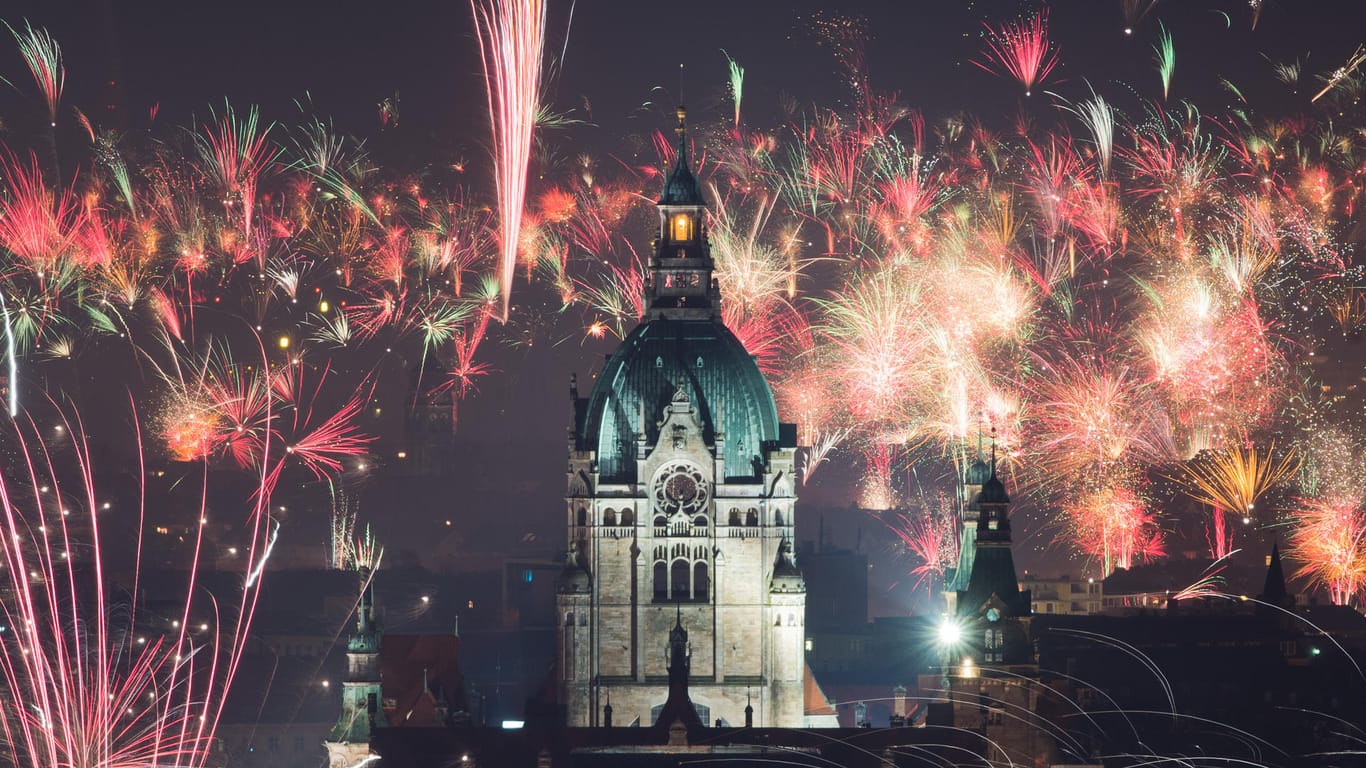 Feuerwerk in Hannover: In vielen Städten wurde das neue Jahr ausgiebig begrüßt.